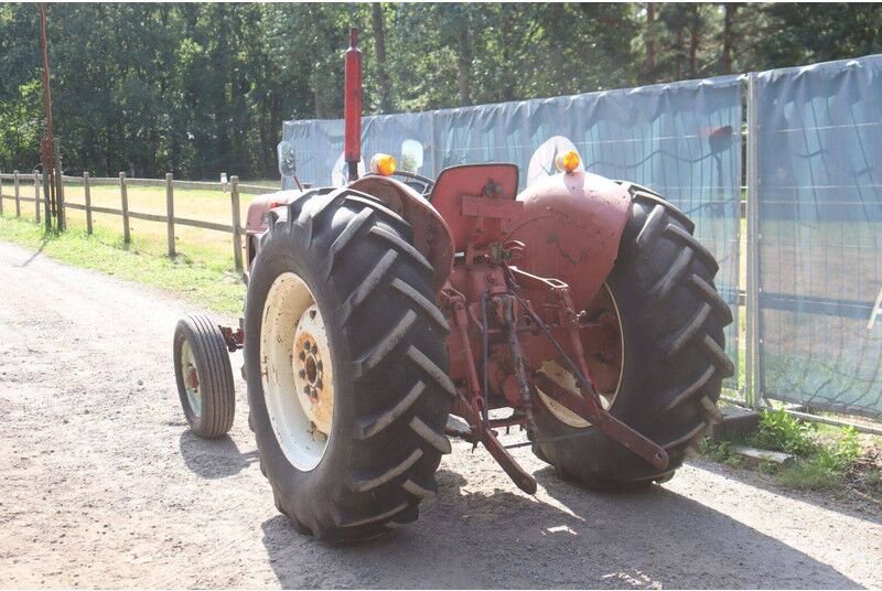 Tractor International Harvester 666