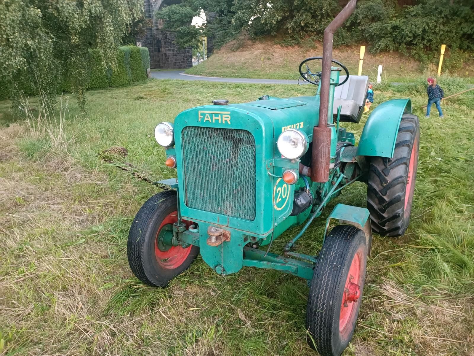 Tractor Fahr 22