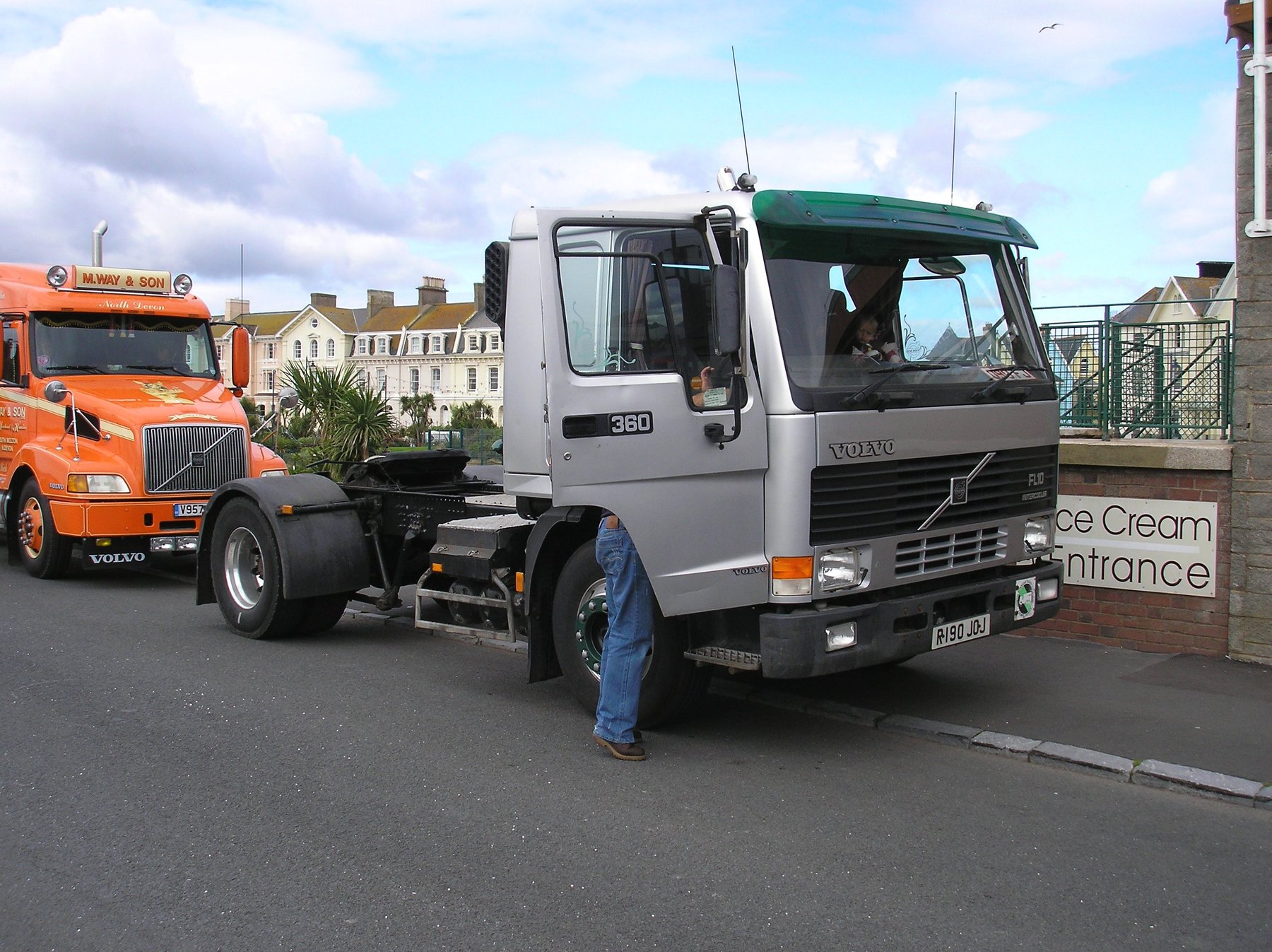 Volvo FL10-6X4L