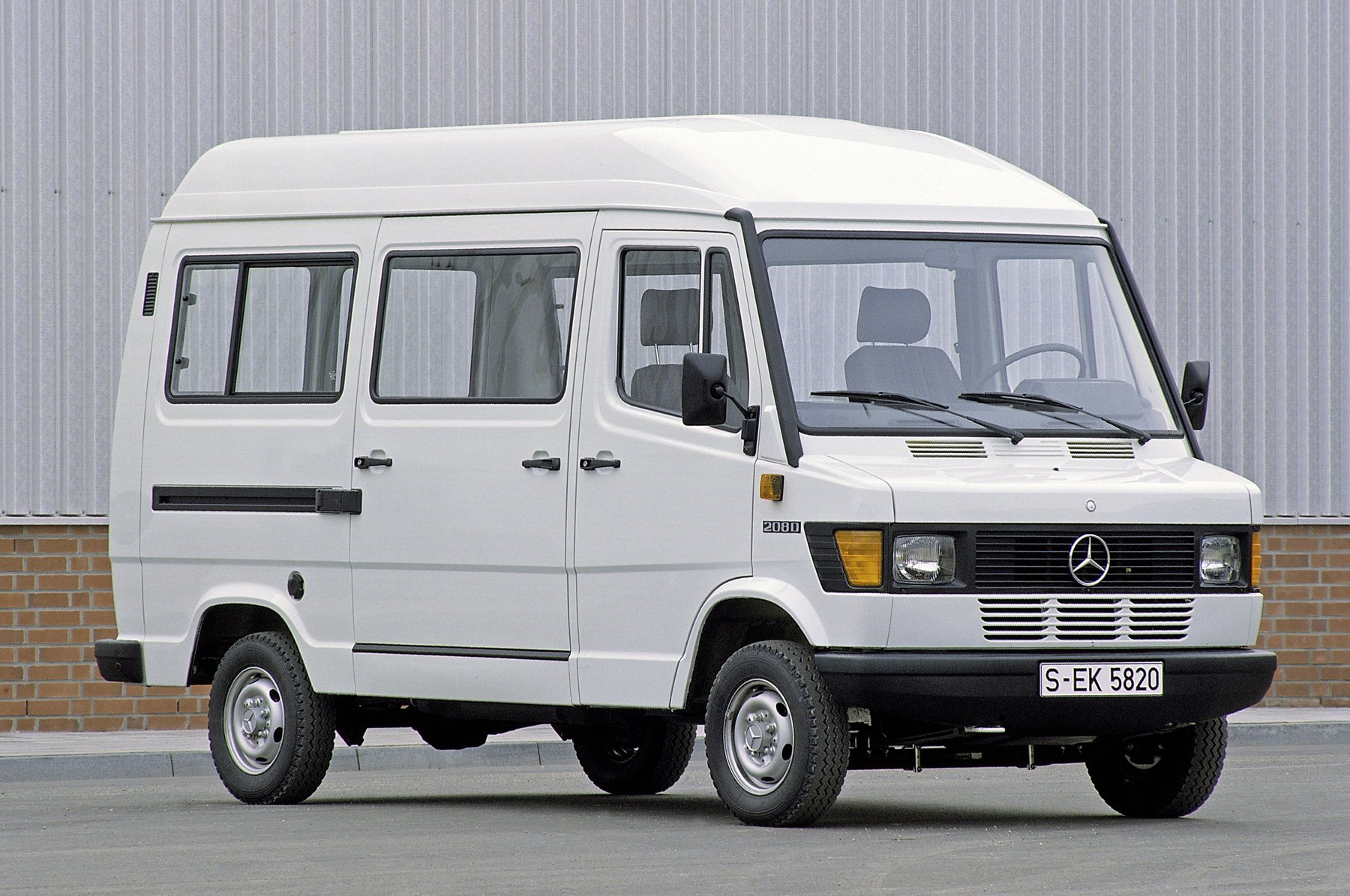 Van Mercedes Benz 208 601/28