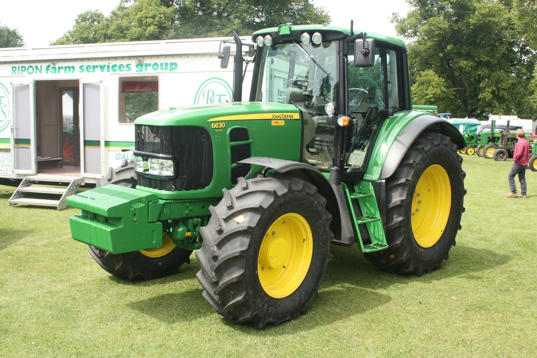 Maschine John Deere 125