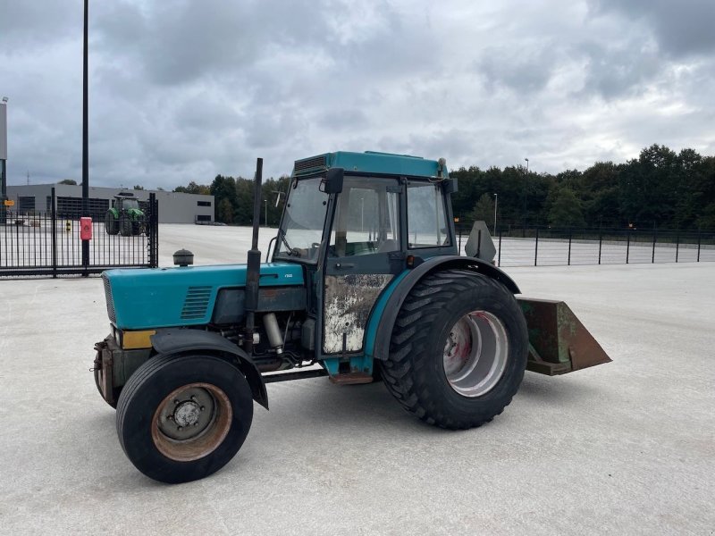 Traktor Malves MD 920P