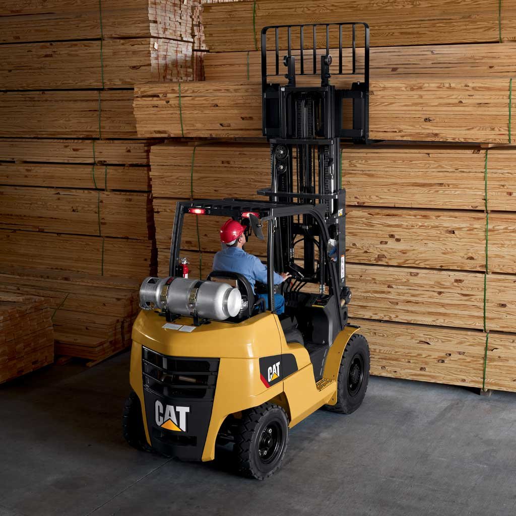 LPG forklifts CAT Lift Trucks GP40N