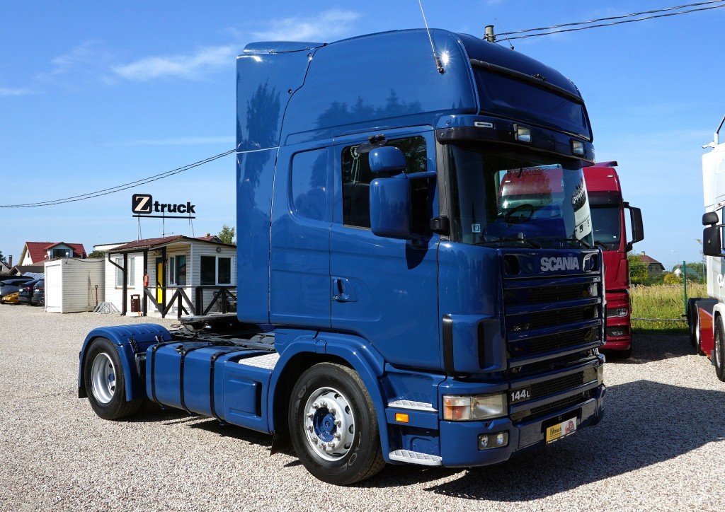 Truck Scania 144L 530