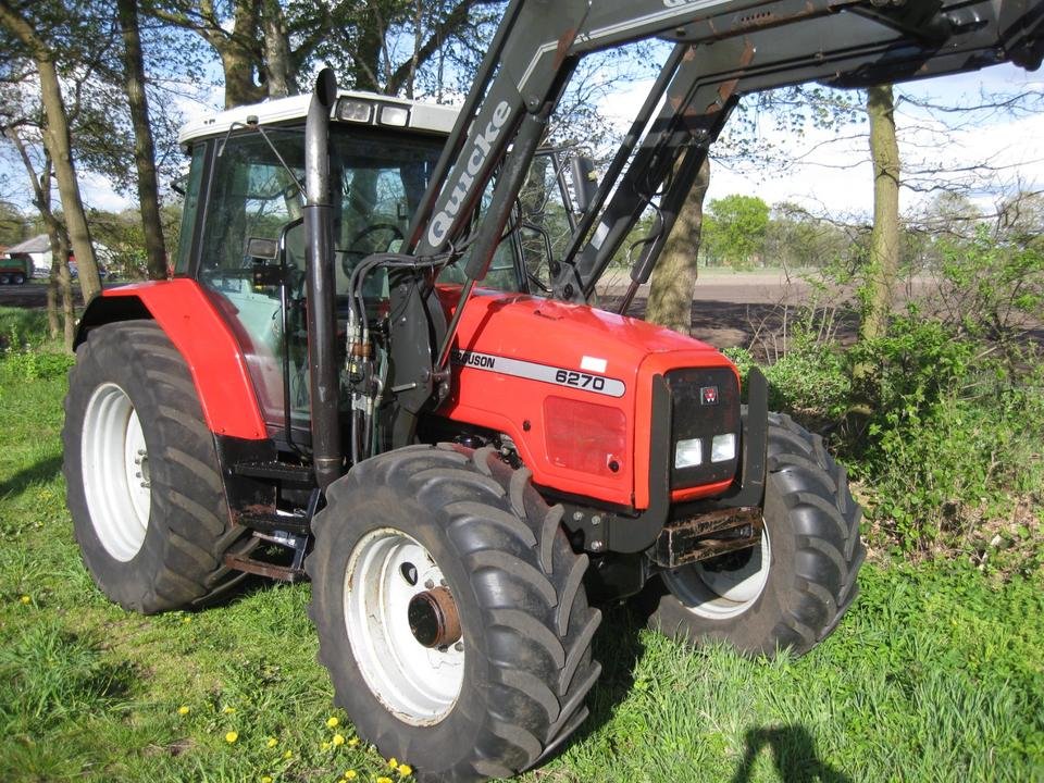Tractor AGCO Massey Ferguson MF 6235 (A)