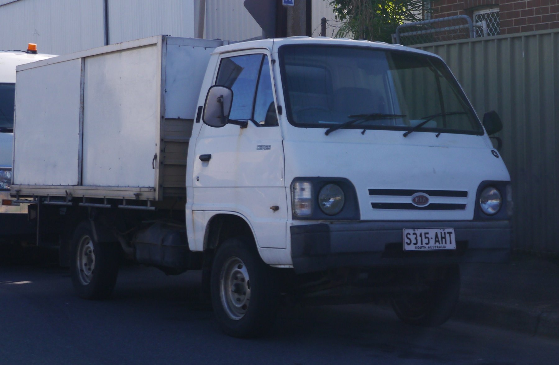 Van Kia STANDARD CAB