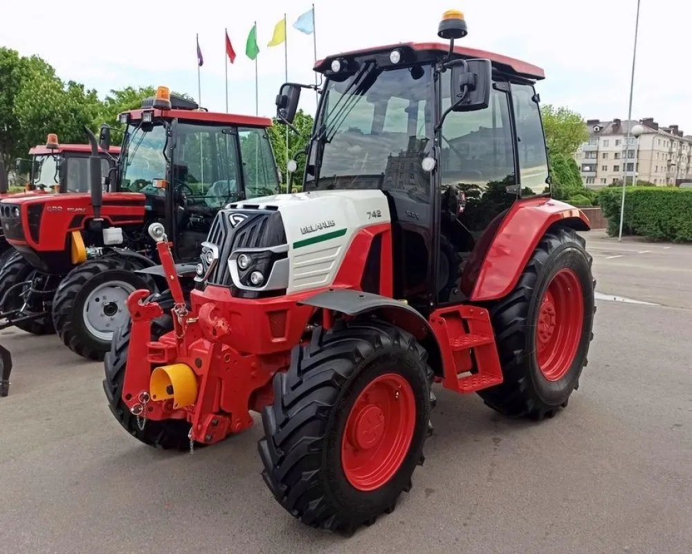 Tractor Belarus 426