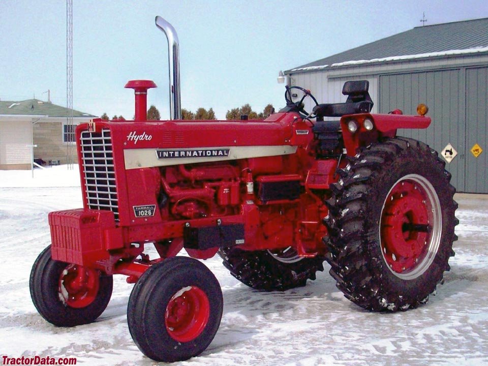 Tractor Farmall 1026