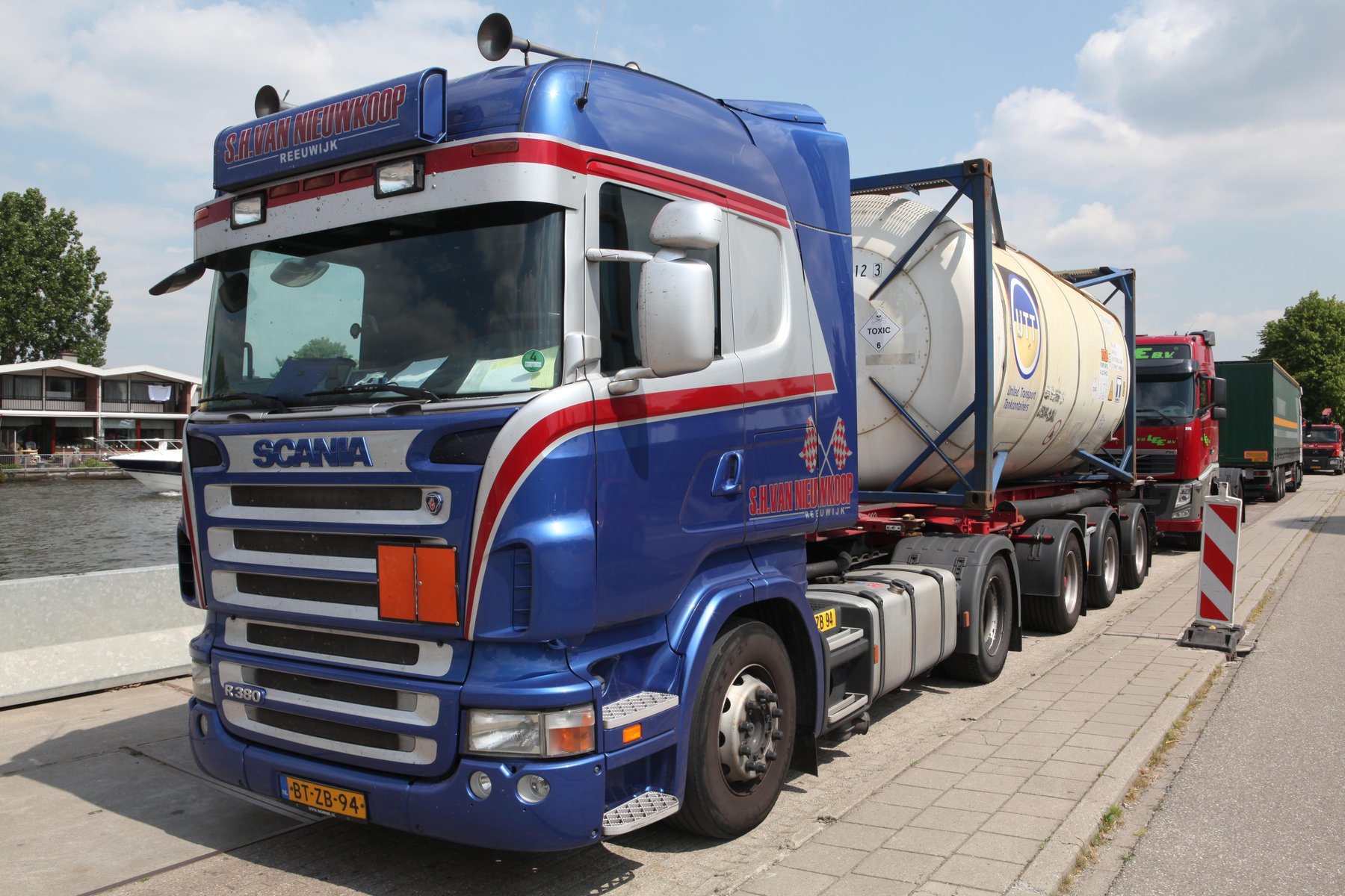 Truck Scania R 380