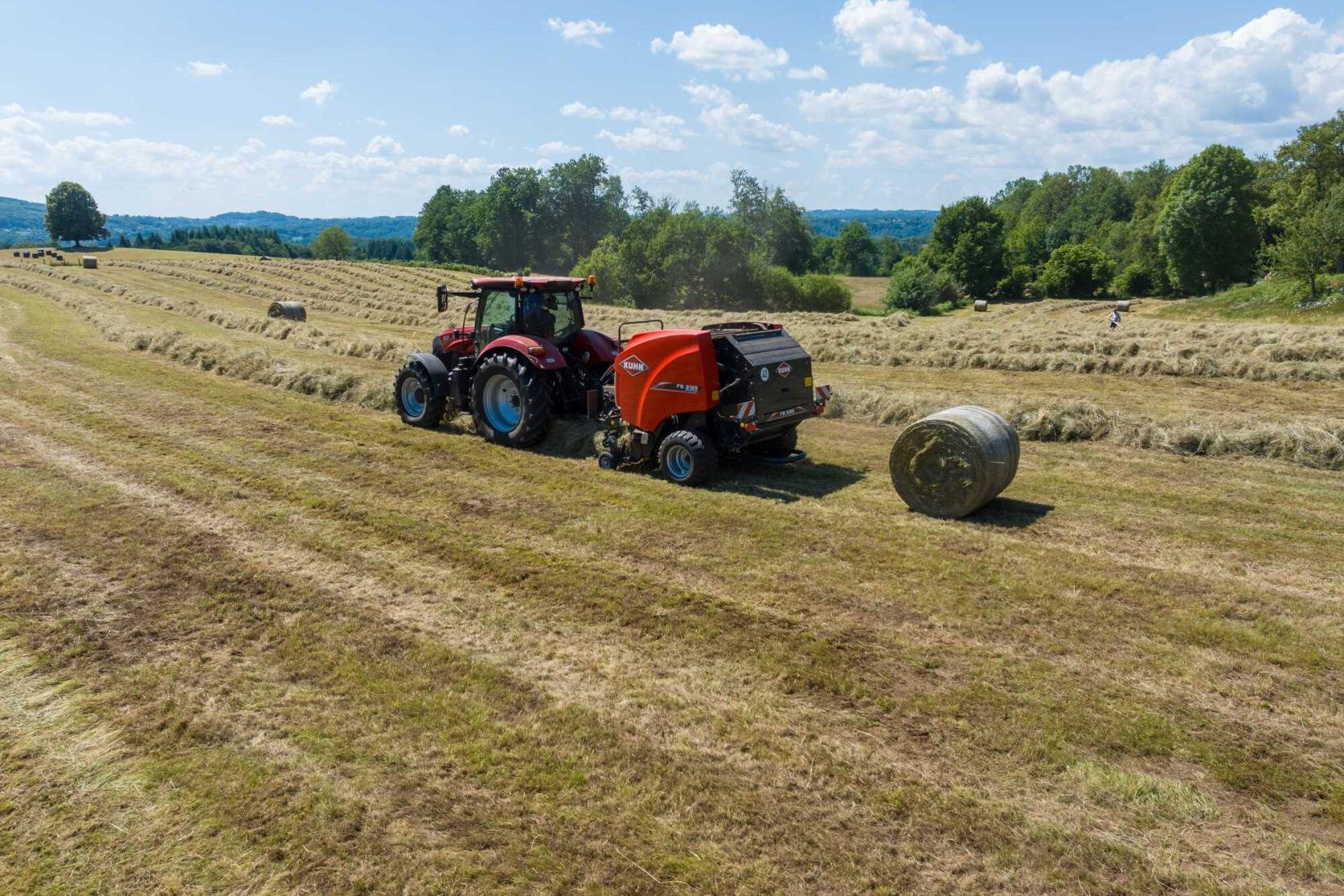 Zielonki i pasza Fiatagri 5880 Hesston