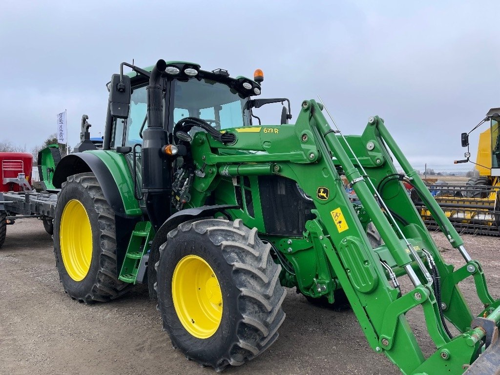 John Deere 6120