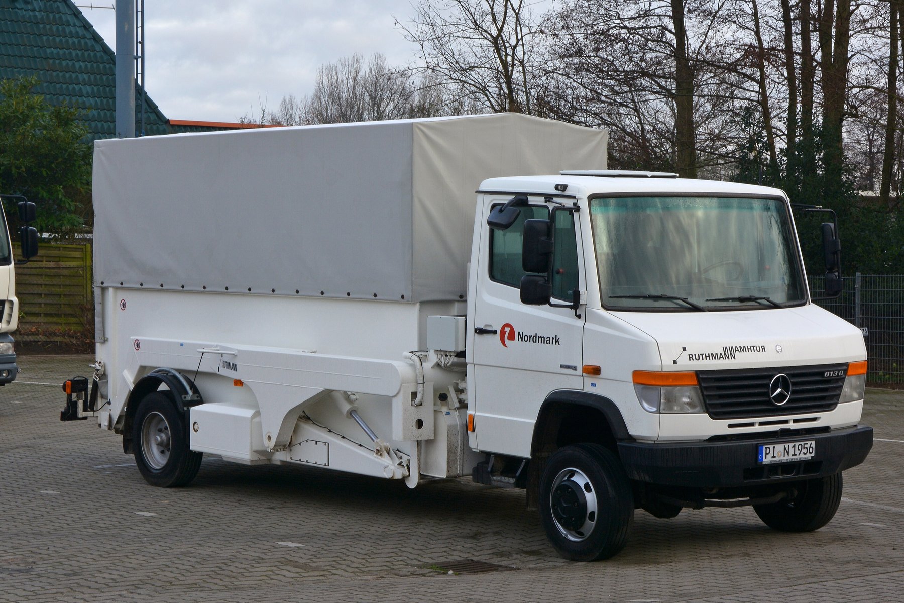Truck Daimlerchrysler VARIO 813D