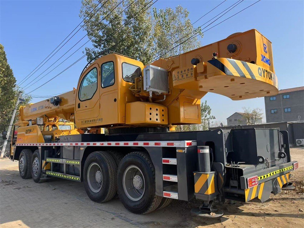 Mobile & rough terrain cranes Xcmg QY70K