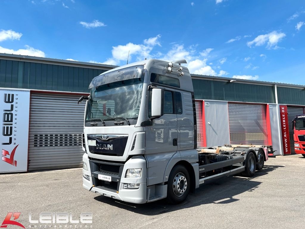 Truck MAN TGX 26.480 6X2/2 BL