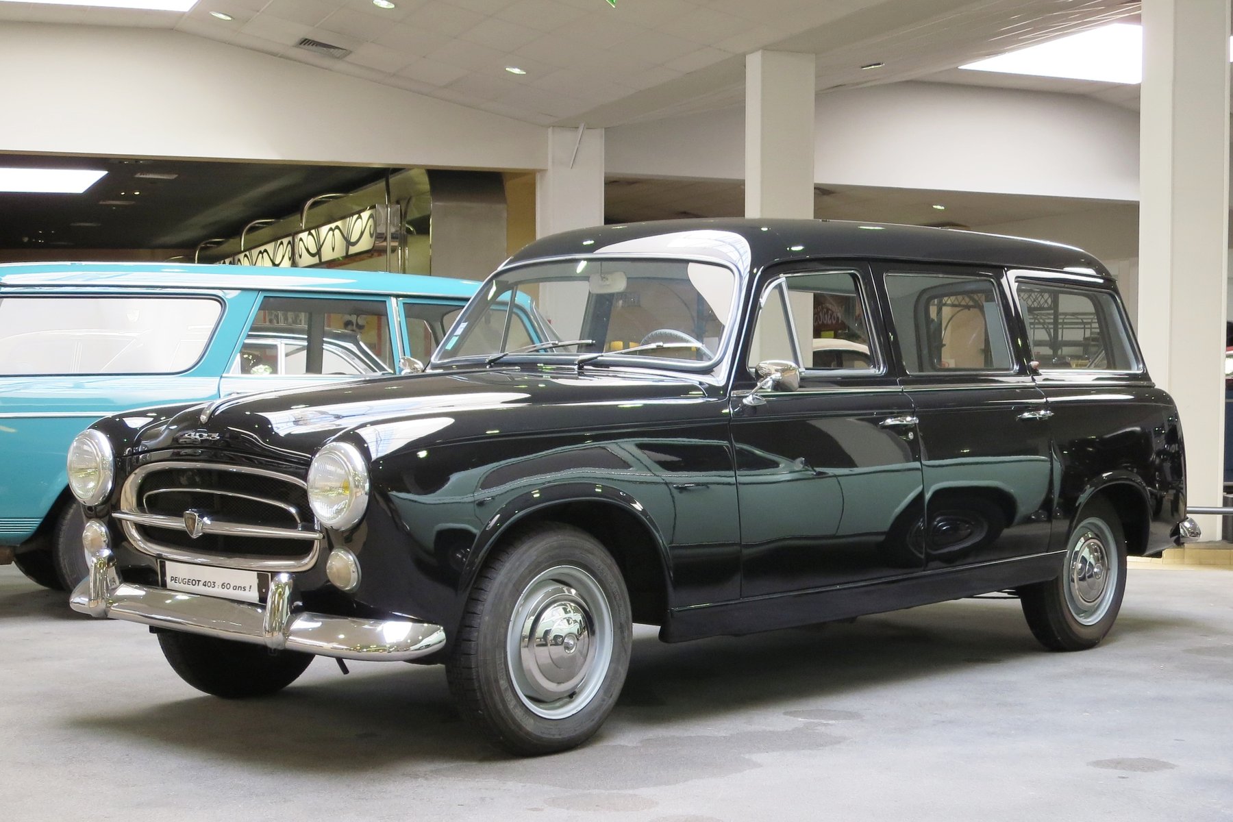 Van Peugeot 403 U8