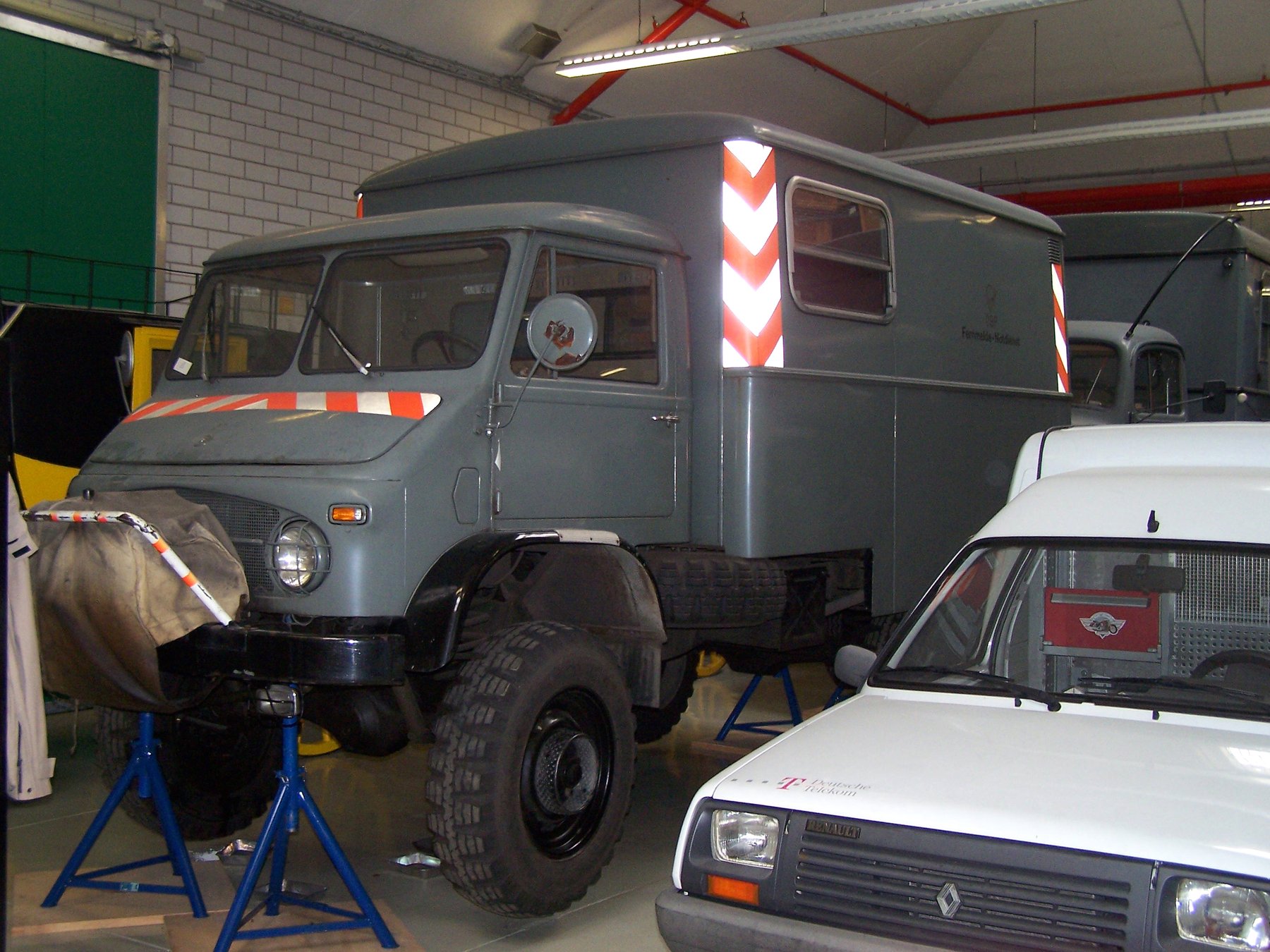 Truck Daimler UNIMOG 404