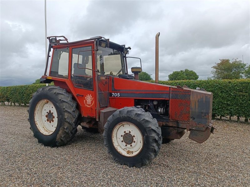 Traktor Valmet 705