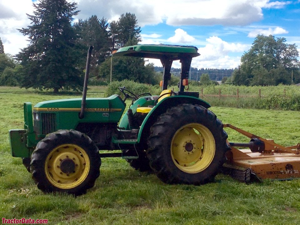 Tractor John Deere 5400 4X4