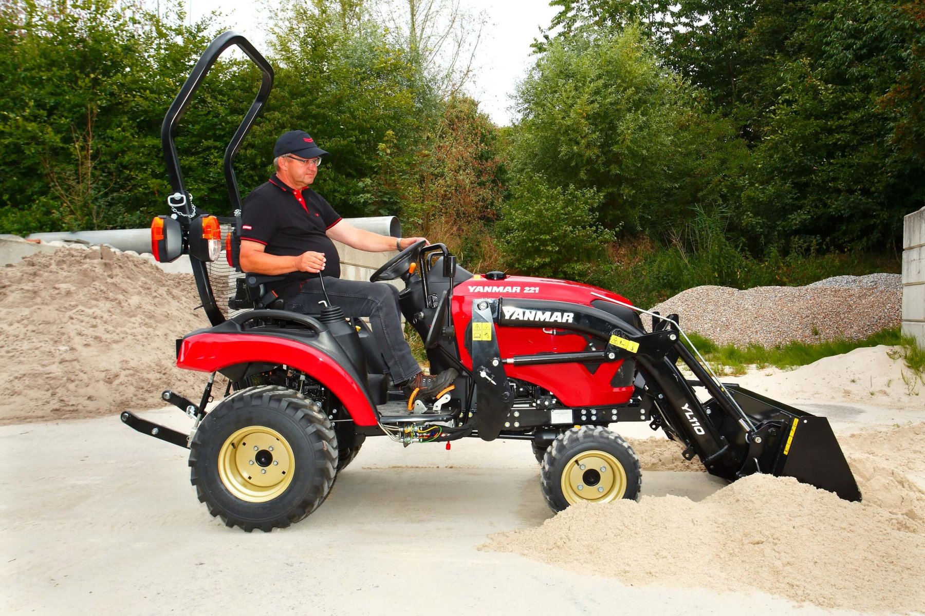 Tractor Yanmar SA222