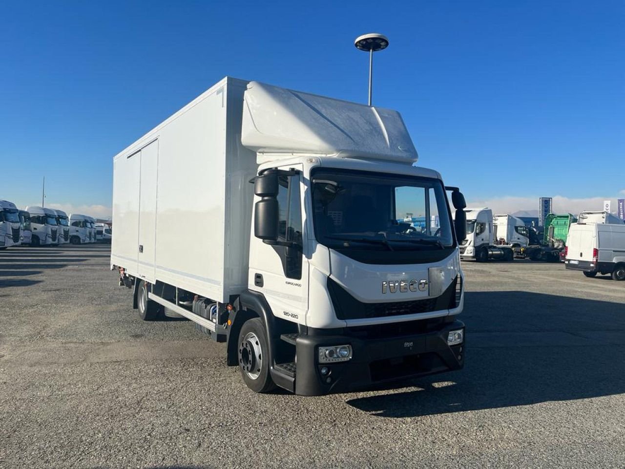 Truck Iveco ML120E18R