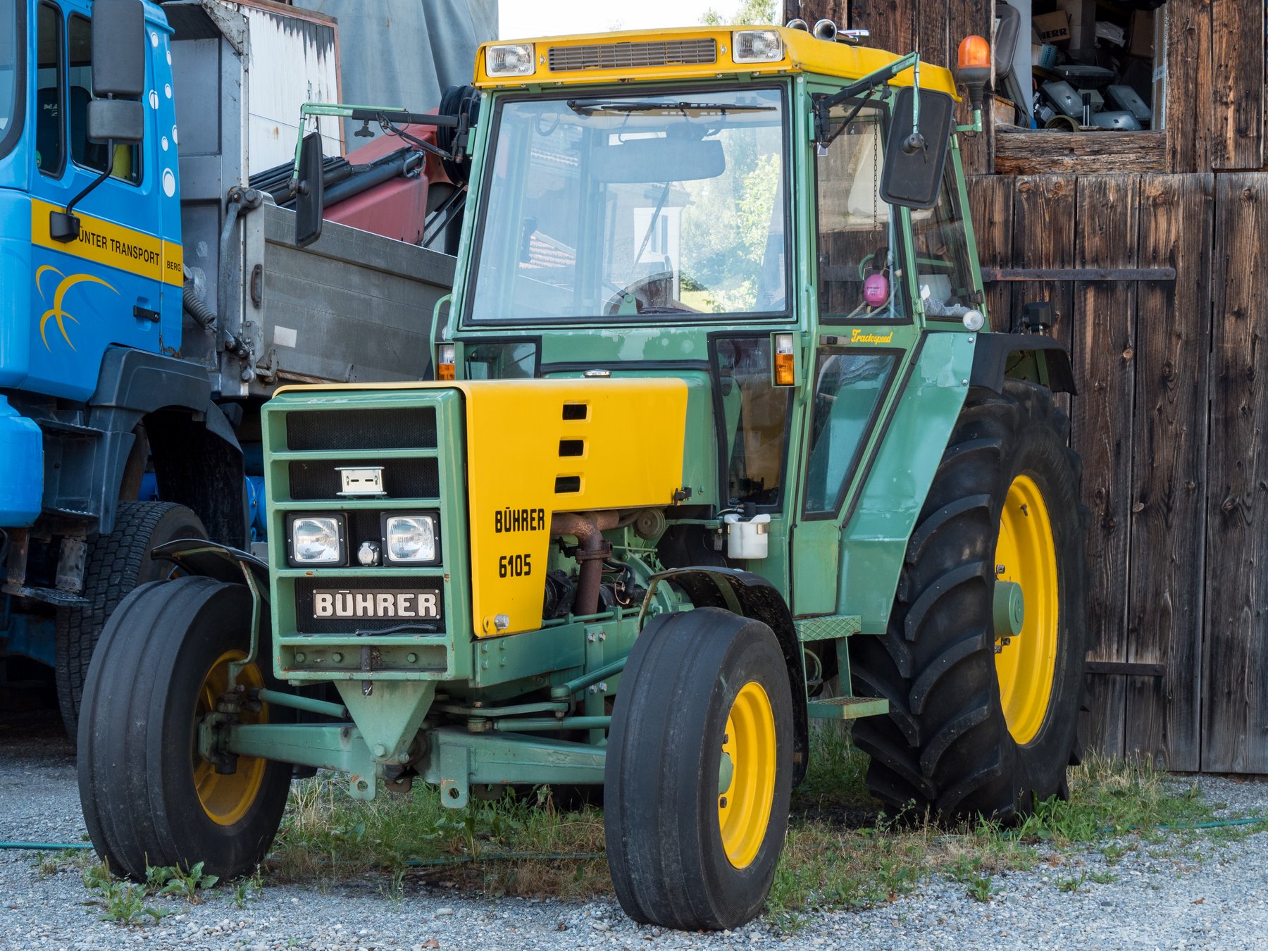 Traktor Bührer 6105