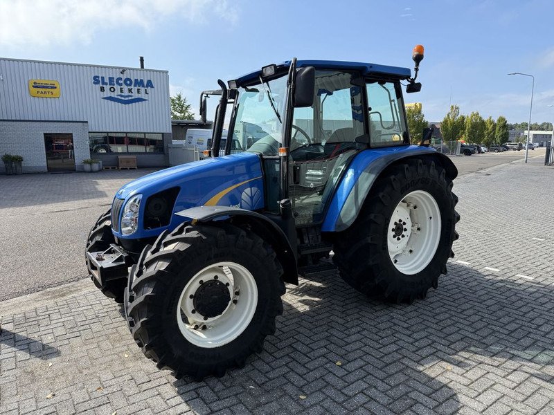 New Holland TL90A