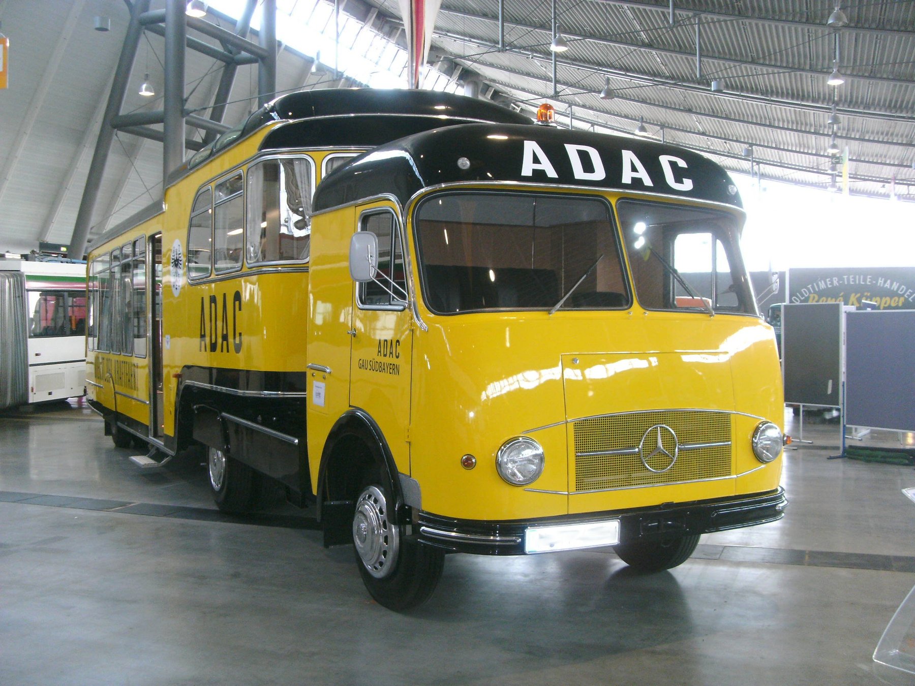 Truck Daimler Benz LPS 811