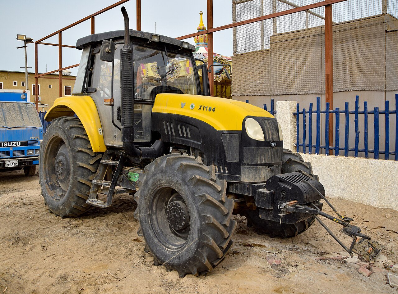 Tractor YTO X1104