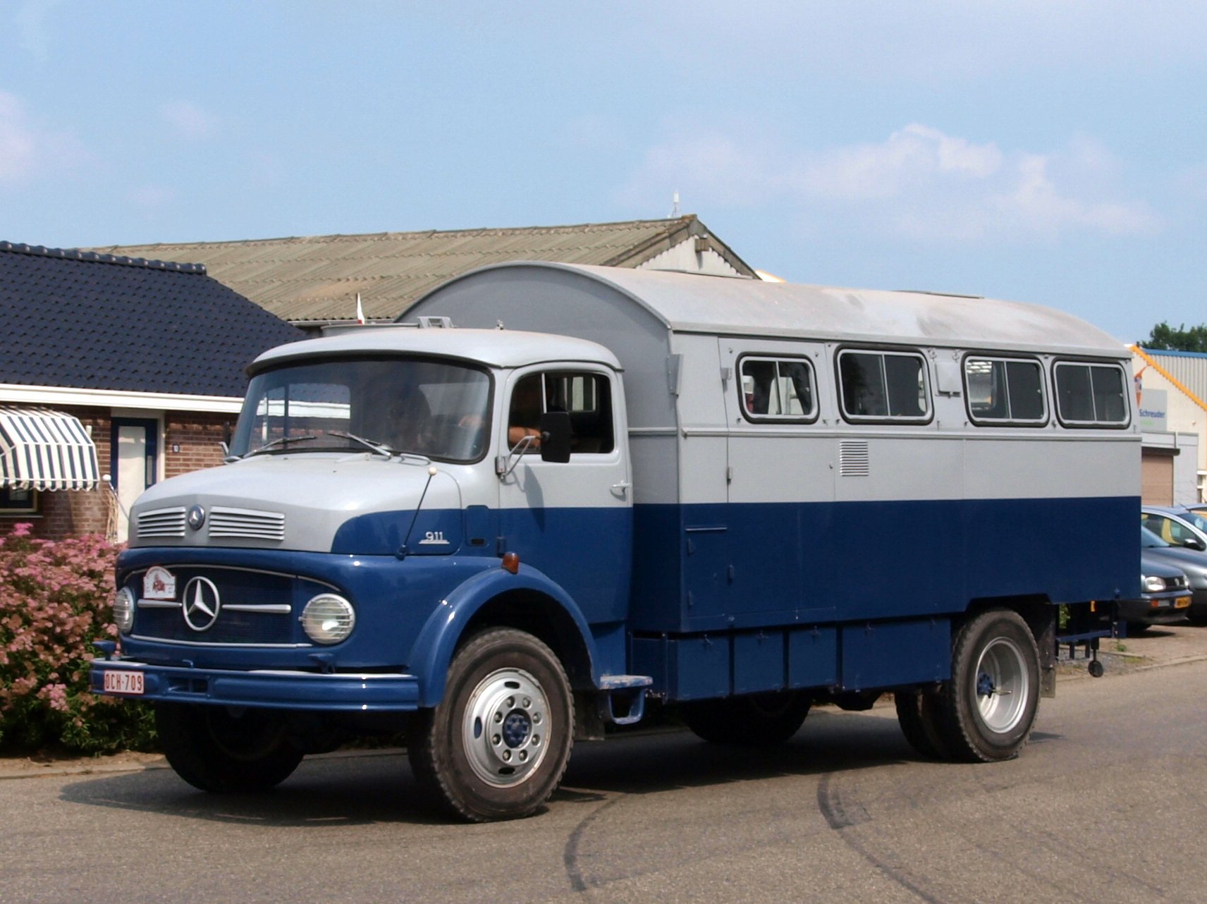 Truck Daimler Benz LP 911 B