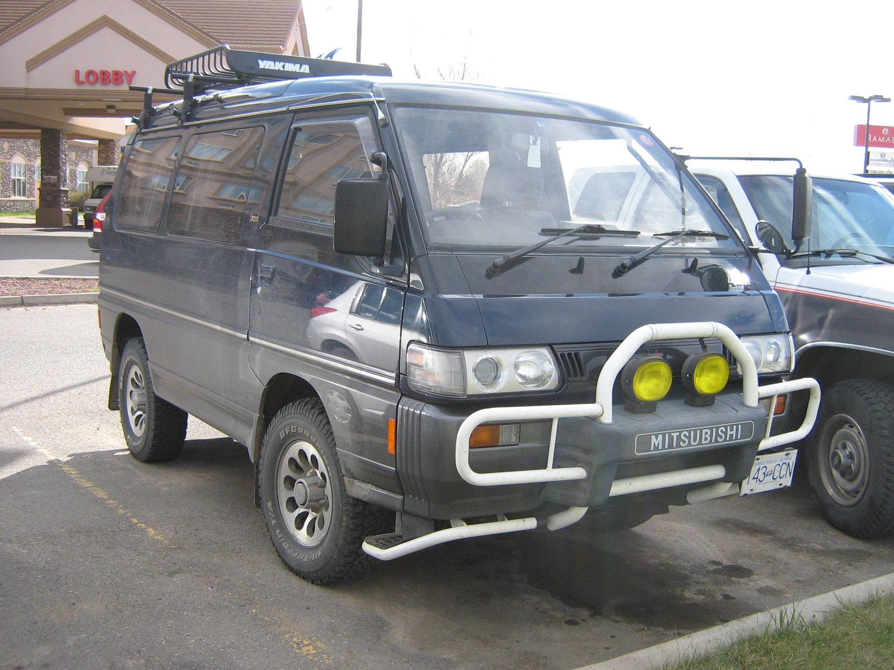 Van Mitsubishi L300 VAN 4X4