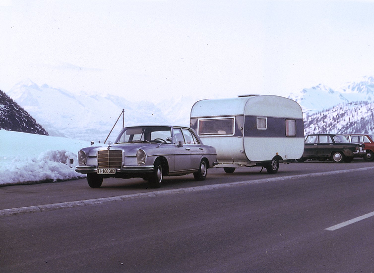 Anhänger Adria 380 GSL