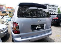 Hyundai TRAJET 2.0I HR VAN