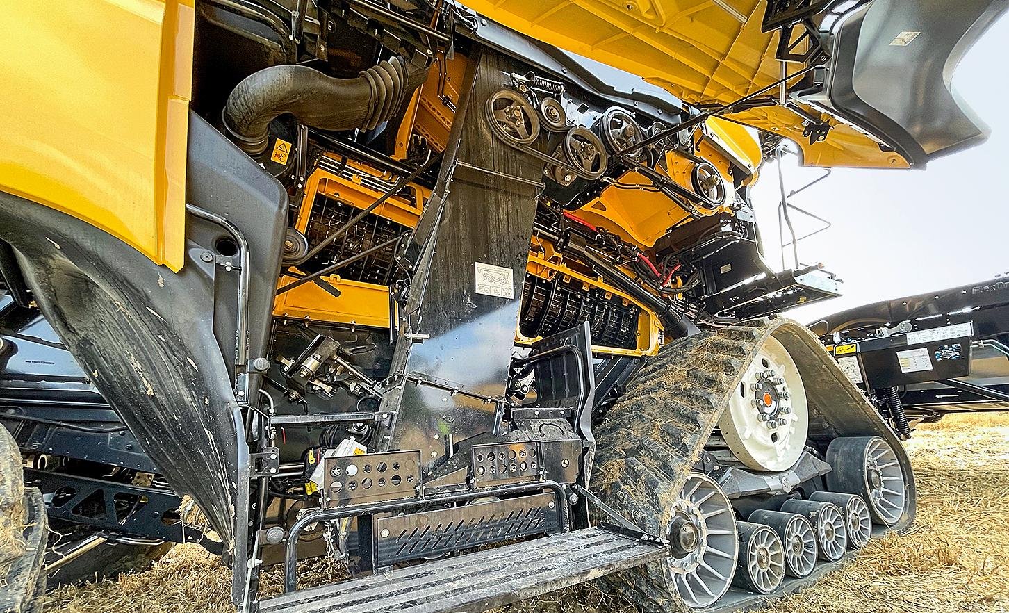 New Holland CR11 Track