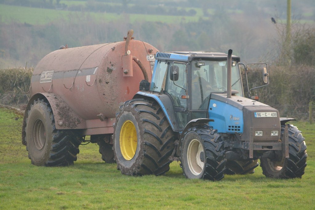 Traktor Valmet 8400