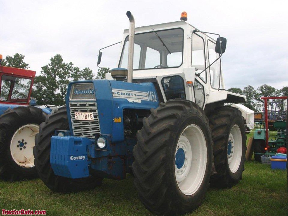 Tractor Ford/county 1454