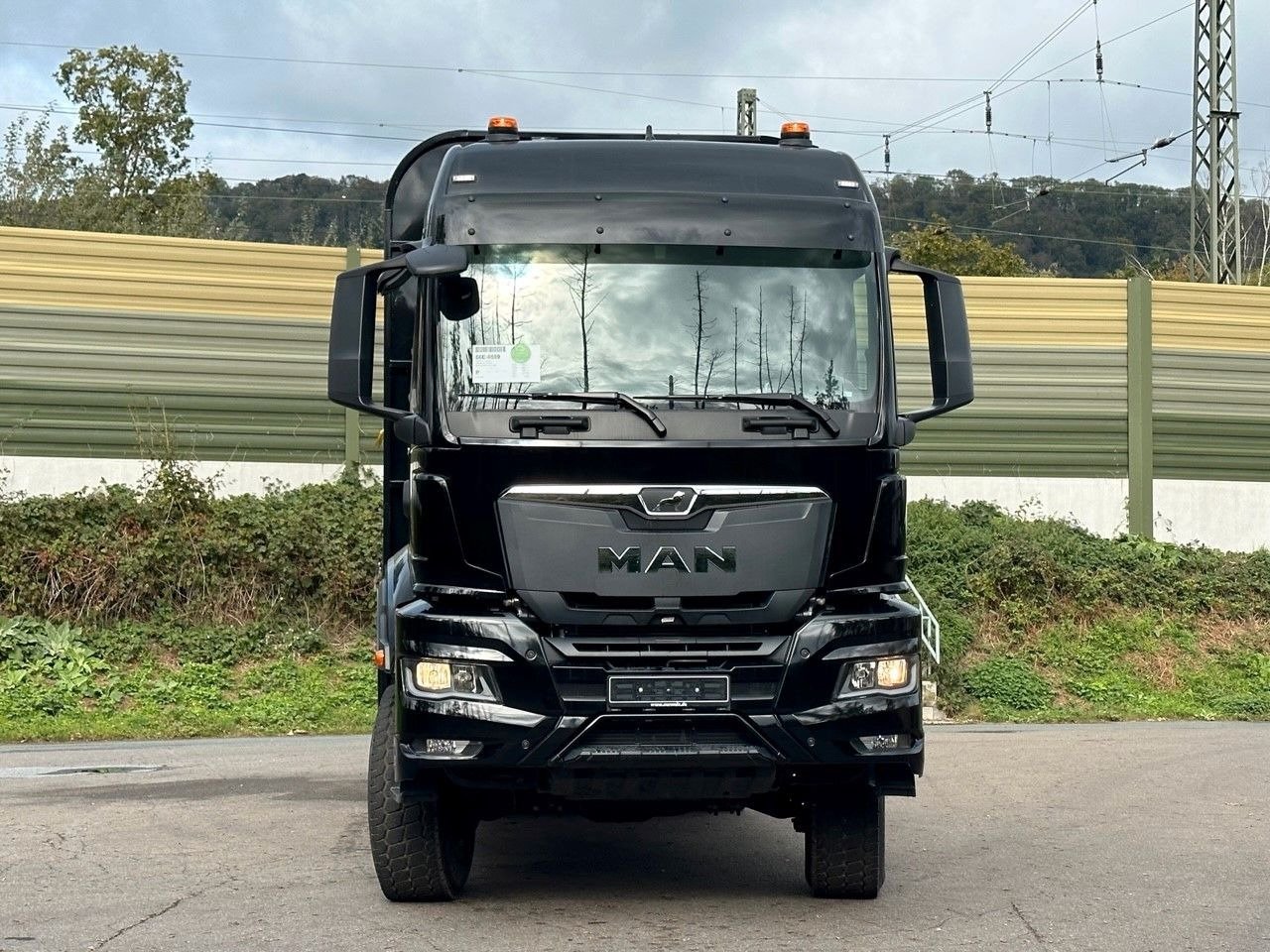 Truck MAN TGS 33.520 6x4H
