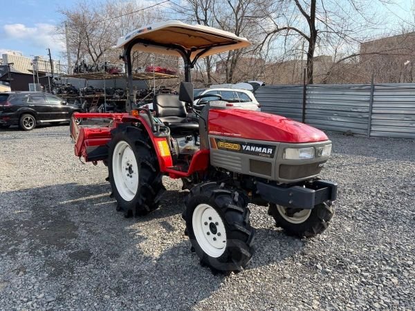 Tractor Yanmar F250