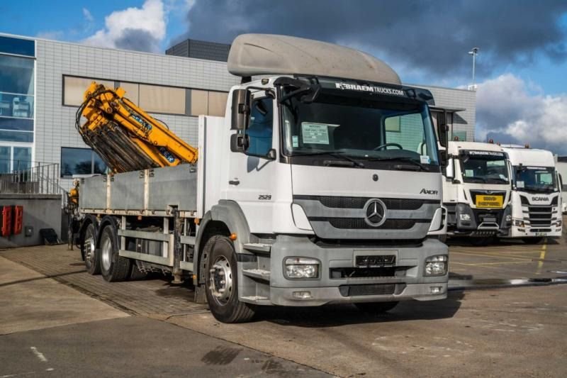 Truck Mercedes Benz AXOR2529