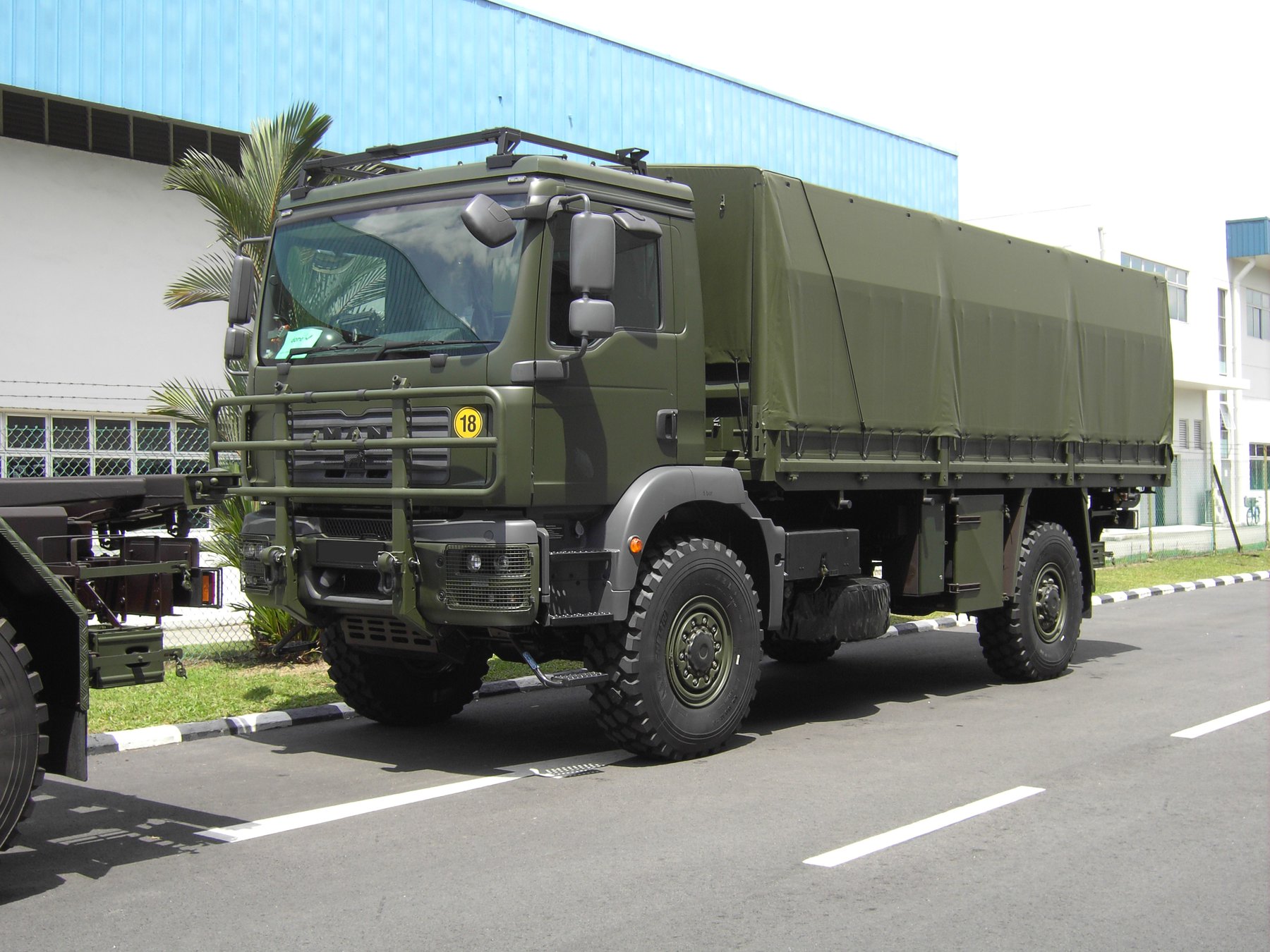 Truck MAN TGM 13.240 4X4 BL/425