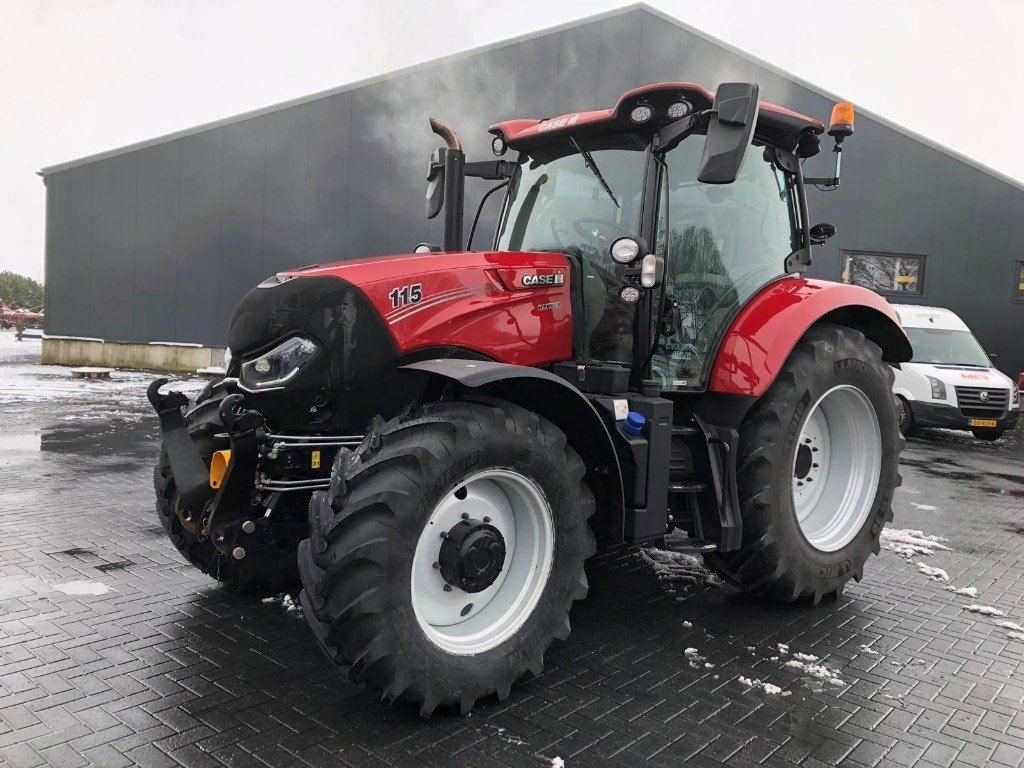 Tractor Case IH MAXXUM 115 CVX