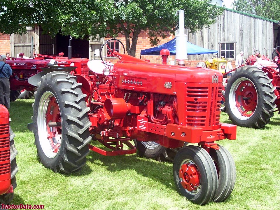 Tractor International Harvester FARMALL 400