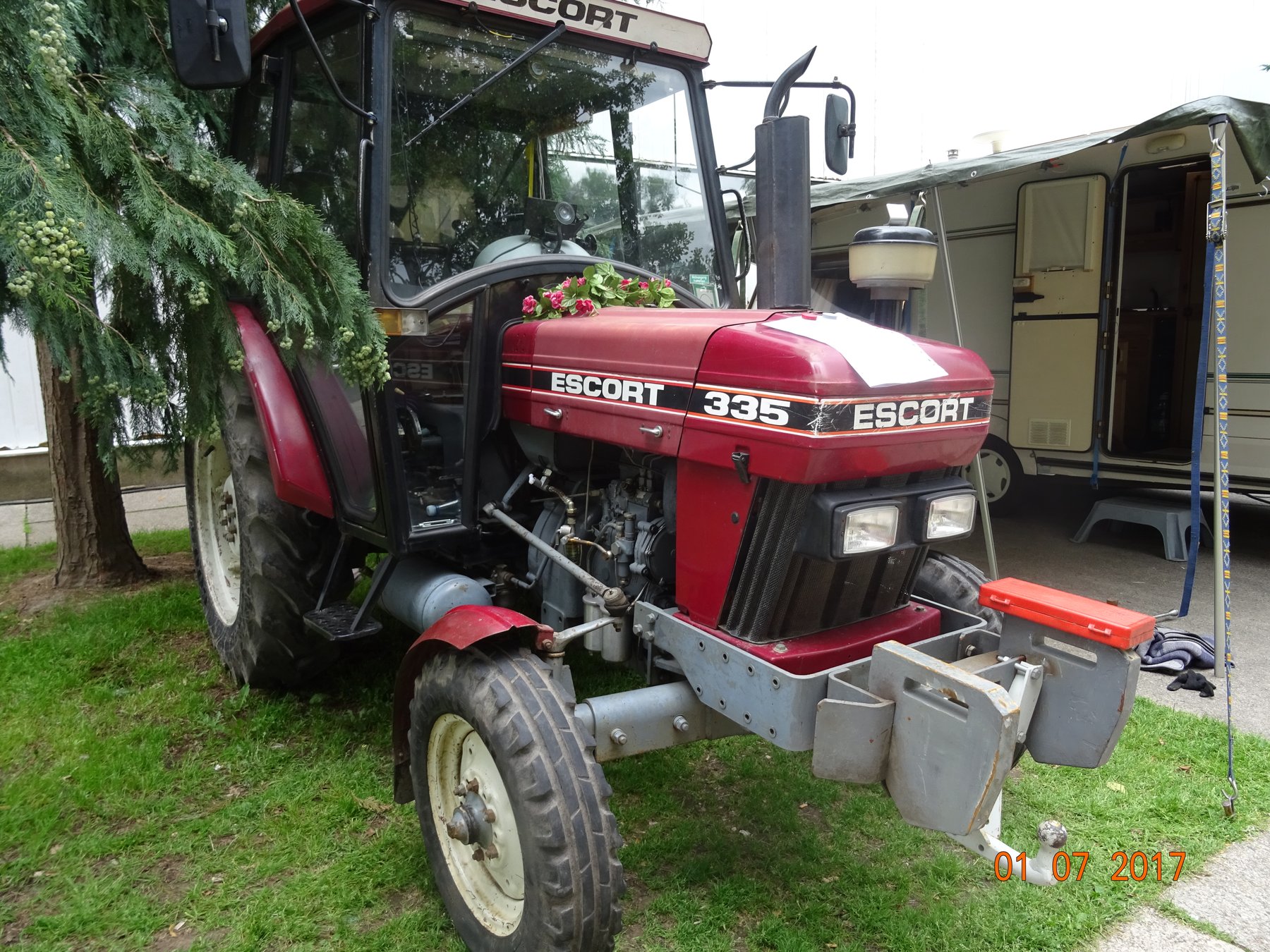 Tractor Escort (Pol-mot) 335