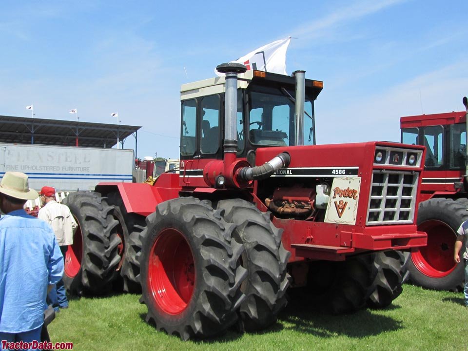 Tractor International Harvester 4586