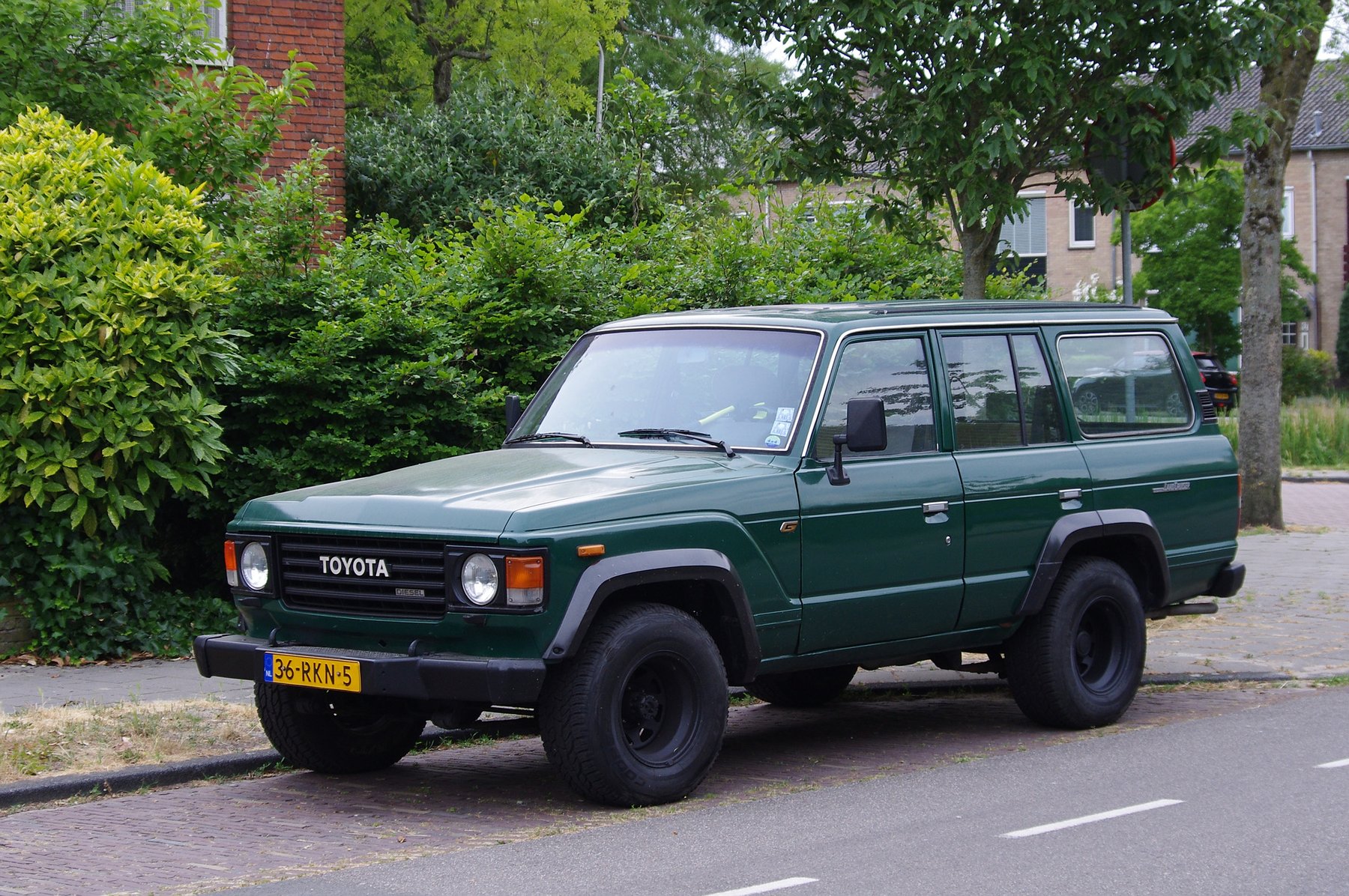 Van Toyota LANDCRUISER CUSTOMWAGON