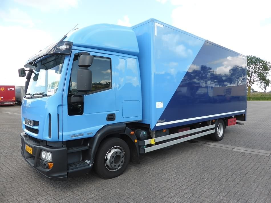 Truck Iveco EUROCARGO 120E25S S-A