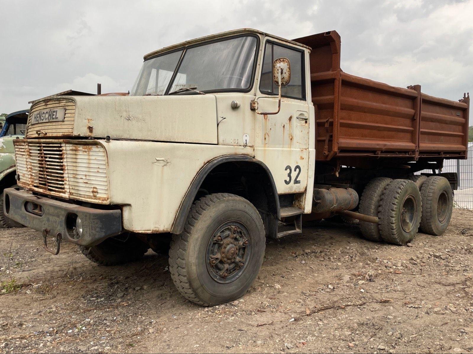 Truck Henschel H261AK