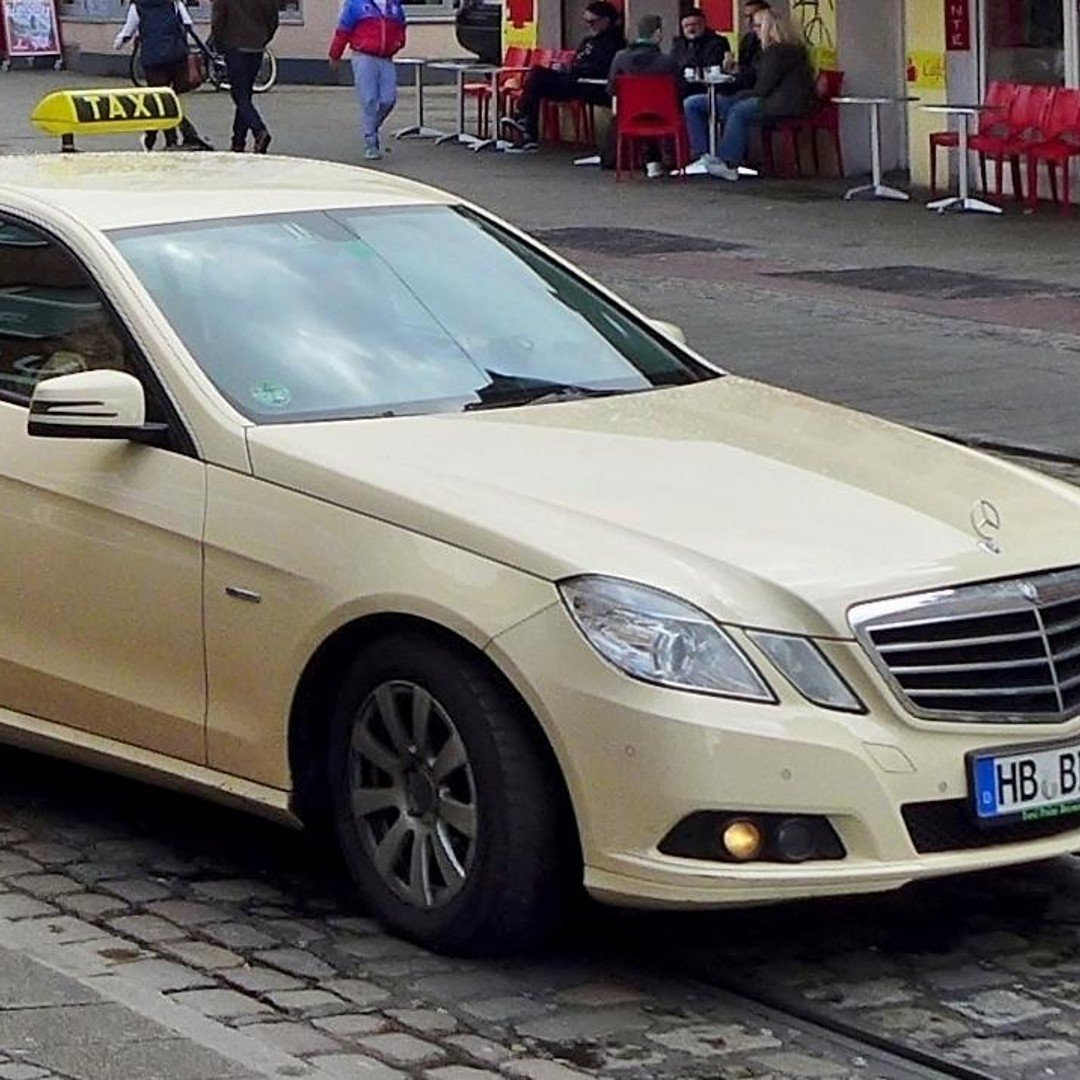 Van Mercedes Benz 212 - KA