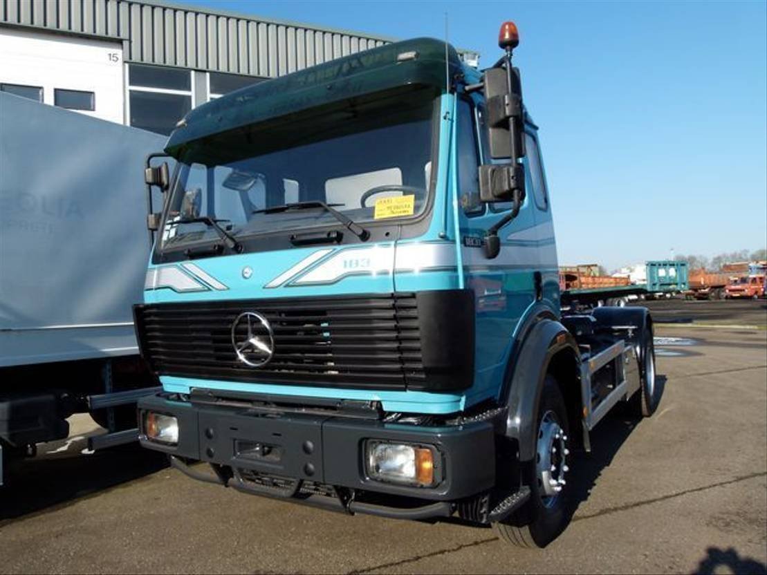 Truck Mercedes Benz 1831 AK-95207