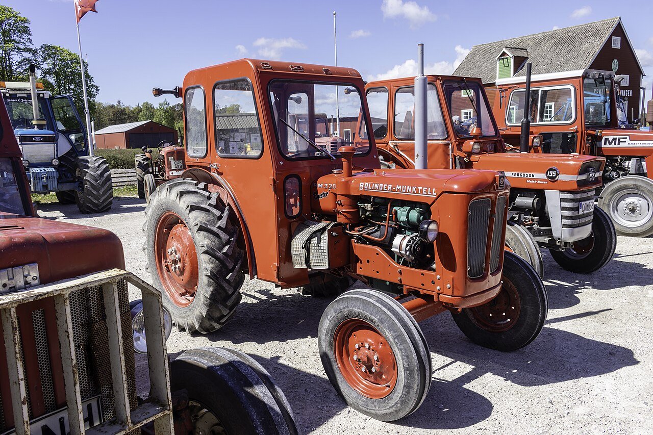 Tractor Bolinder Munktell 320 BUSTER