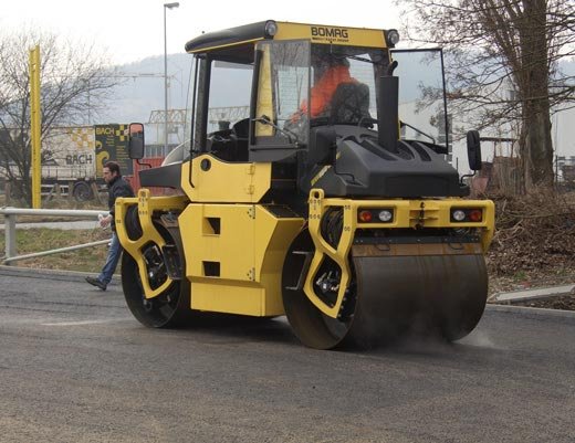 Road construction machine Bomag BW 154 APO-4I